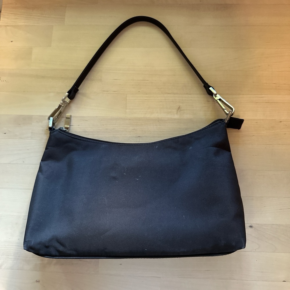 Nylon Shoulder Bag
detachable straps 
Size: 12”x8”